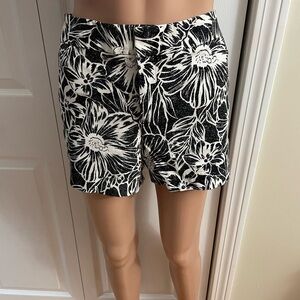 Banana Republic Hampton Fit Black and white shorts